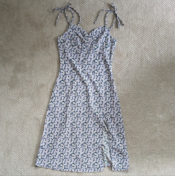 Women's Ditsy Floral High-Slit Dress - Picture 3 of 7